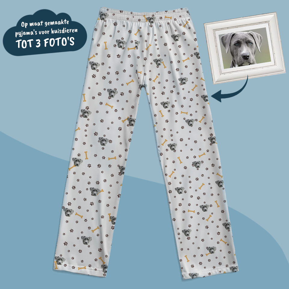 Witte pyjamabroek met pootafdrukken en botten – Gepersonaliseerd ontwerp met huisdier (voor volwassenen en kinderen)